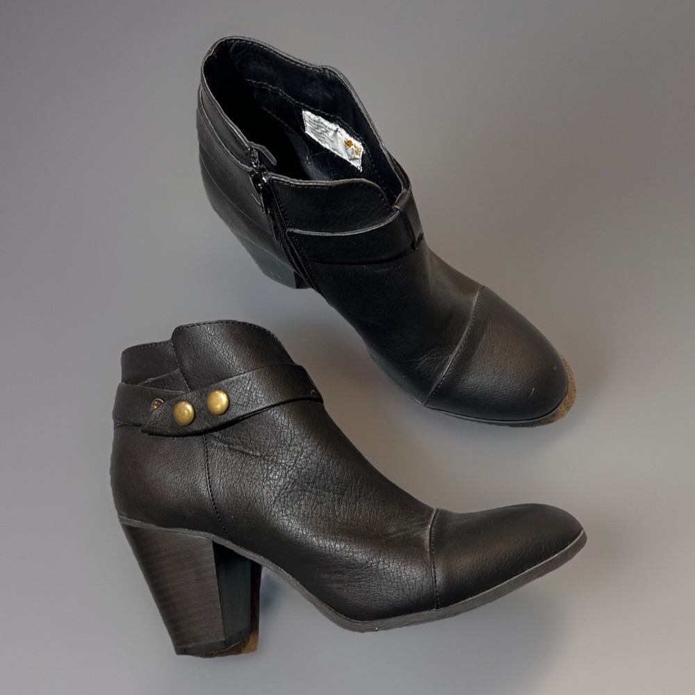 American Eagle Ankle Boots Women 8.5 Black Side Zip 3in Heel Snap Strap Faux EUC